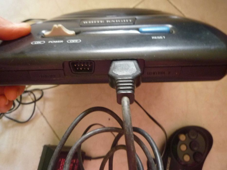 Consola White Knight Antiga 1 comando cagrregador 5 jogos conversor TV