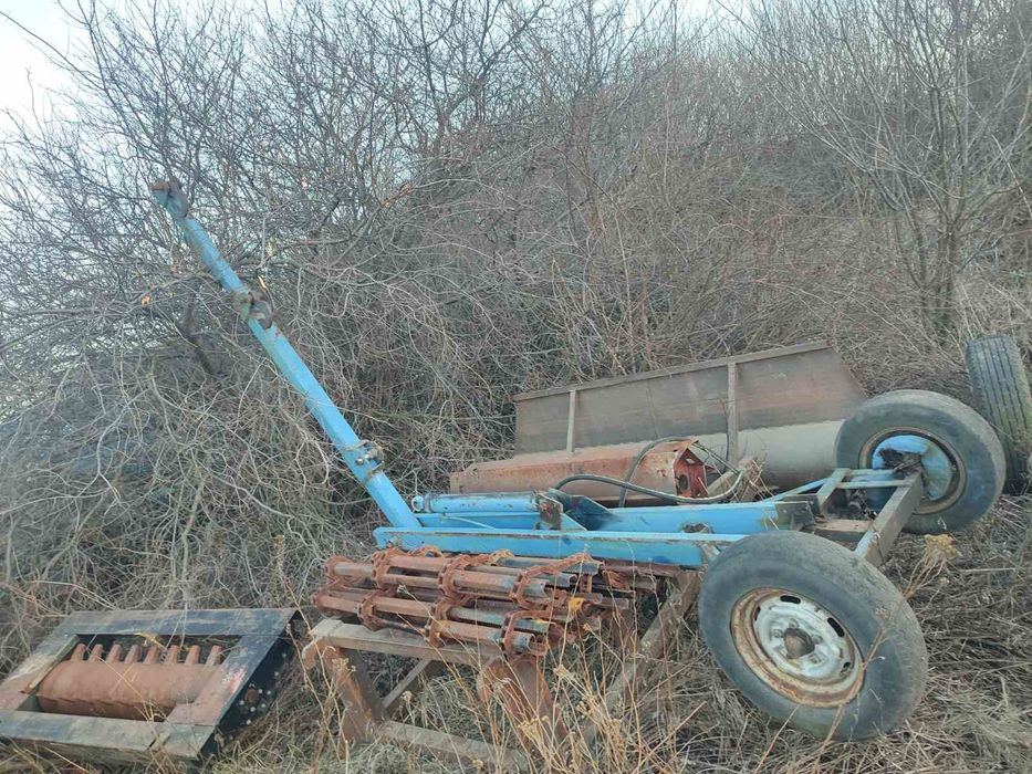 Кран на навіску трактора.