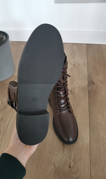 Damskie buty oficerki botki