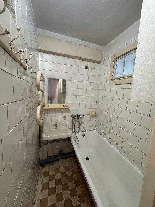 Здається 3 кімнатна рн Цум можна на місяць.