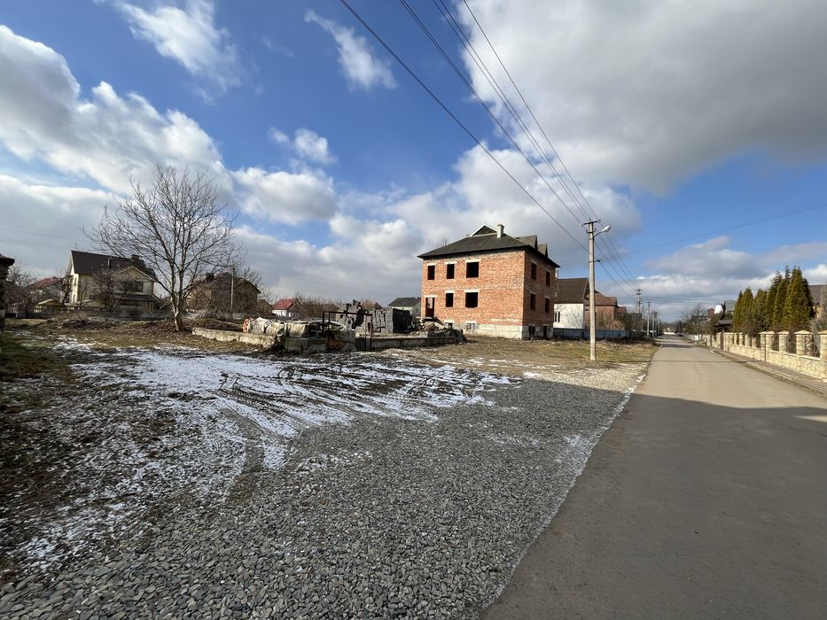 Продається земельна ділянка 12сот під забудову в с.Клузів.Вул Весняна