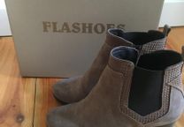 Botins taupe marca Flashoes (tam 37)