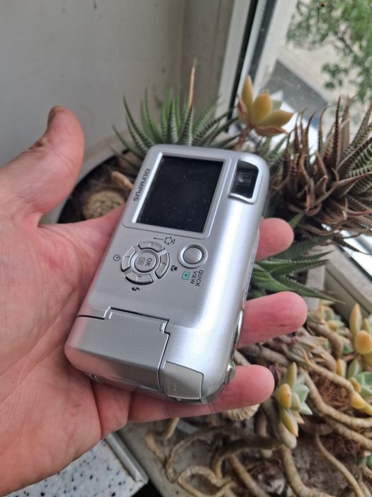 Цифровой фотоаппарат Olumpus C-460 Zoom del Sol + подводный бокс.