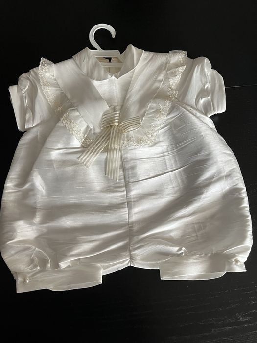 Vendo fatos de batizado para bebés