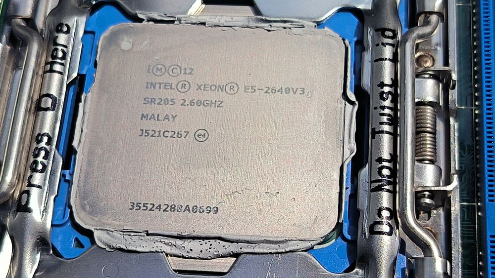Сервери HP ProLiant DL380 Gen9 2шт Xeon E5-2640V3