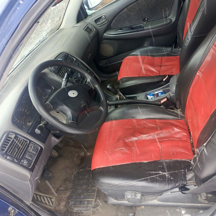 Тойота авенсіс 1999 року 2.0 турбо дизель