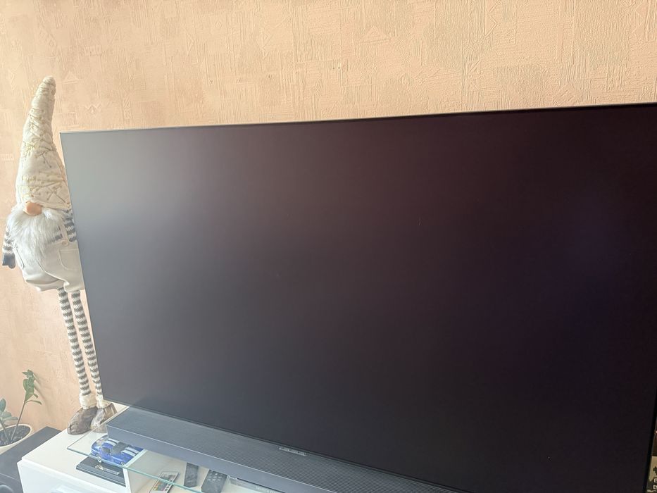 Samsung QE65S95FAUXUA 65” OLED 4K — состояние нового, официальная гарантия, полный комплект
