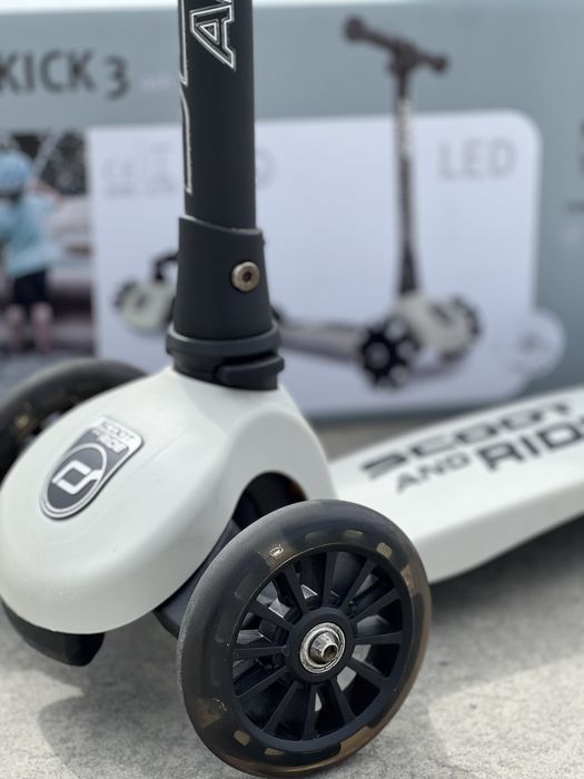 Самокат Scoot and Ride