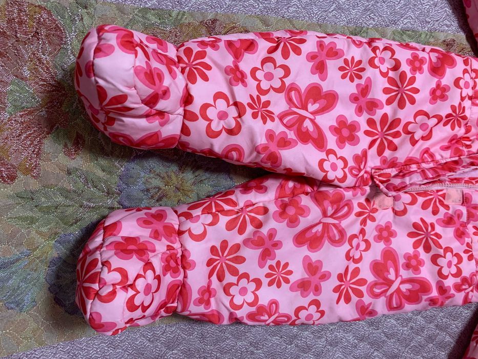 На девочку Комбинезон зимний   человечек CHEROKEE  НА 9-12 месяцев