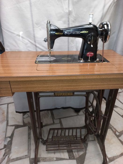 Máquina de costura antiga