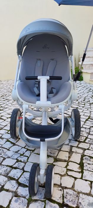 Carrinho Bebé Quinny Mood + chapéu de chuva/sol