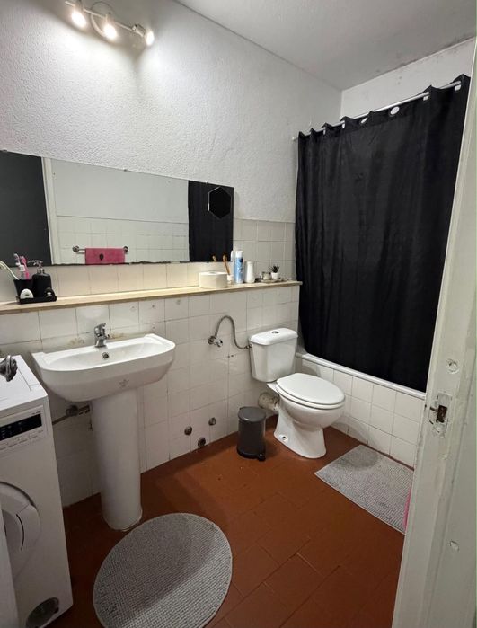 Quarto de solteiro ou casal para arrendar