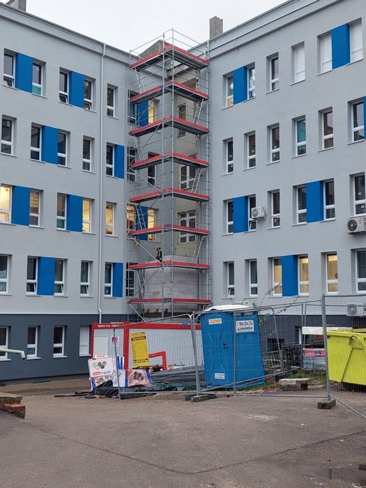 montaż rusztowań z uprawnieniami, wynajem rusztowań