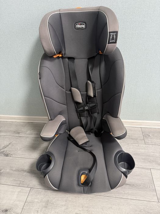 Автокрісло Chicco Myfit