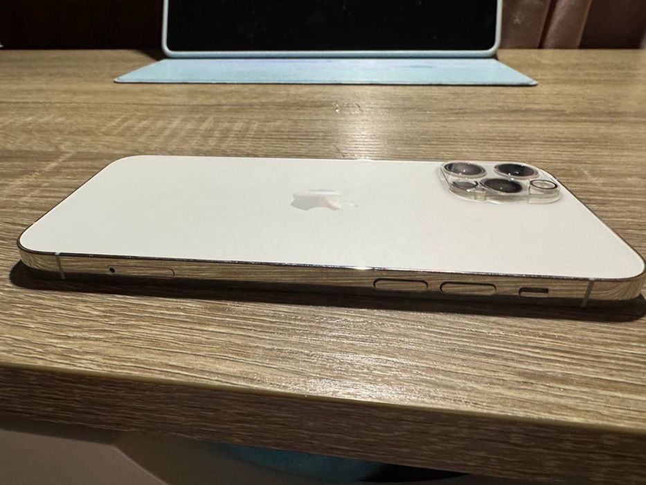 Iphone 12 pro. W trakcie remontu.