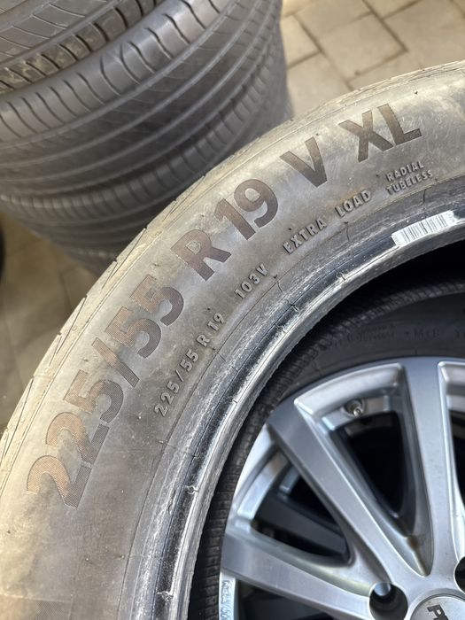 Шини резина 225/55/19 r19 Continental комплект літні