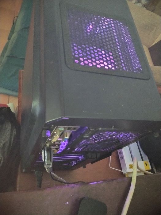 Torre i5  16 RAM 320 g
