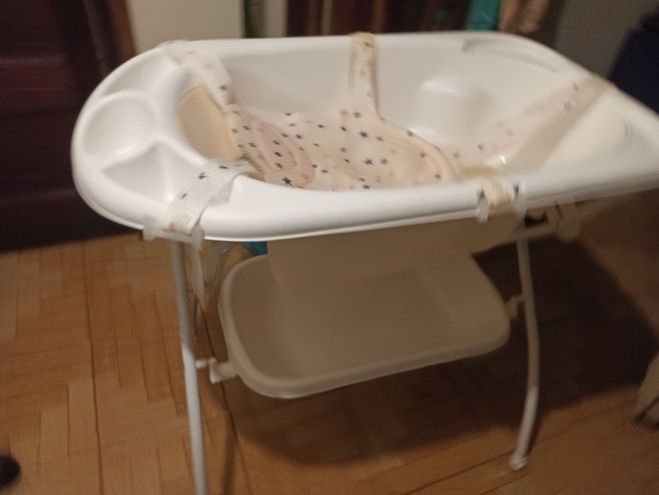 Banheira de bebe com suporte
