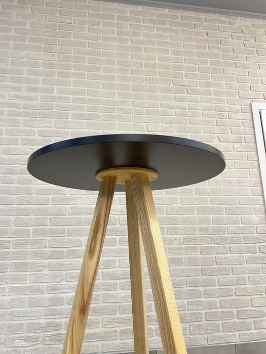 Столик для кави, круглий стіл для кафе, стлик тринога, стіл в кухню