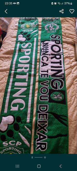 Cachecois de clubes  e da selecao  a cada 2 cachecoes  15 euros