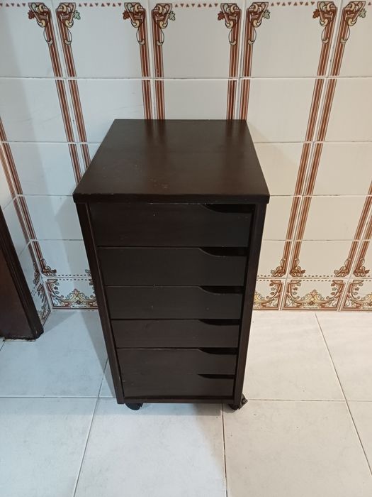 Cómoda com 6 gavetas