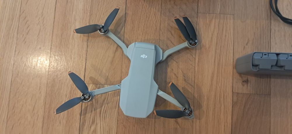 DJI Mini 2 Combo + IPAD AIR2 32gb
