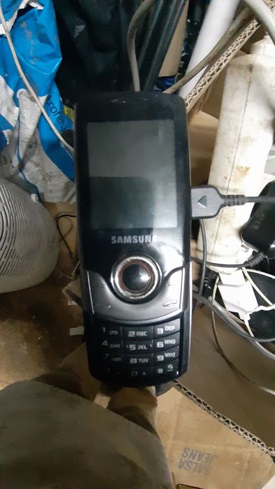 Telemóvel Samsung a funcionar muito bem