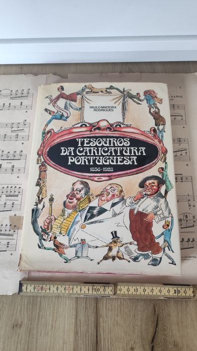 Livro Tesouros da Caricatura Portuguesa