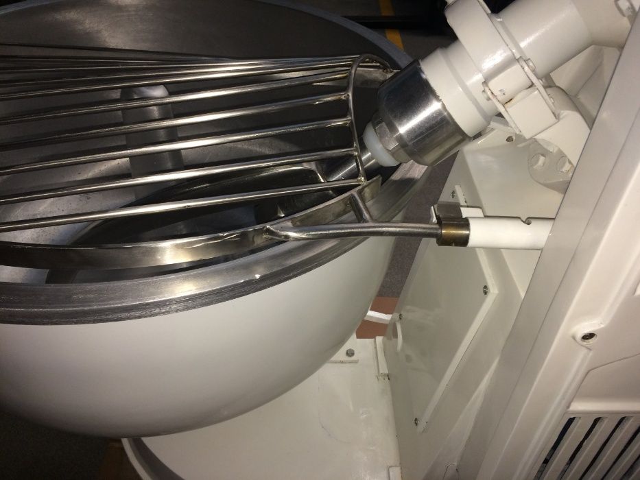 Amassadeira garfo semi nova, máquina padaria pastelaria massas pão