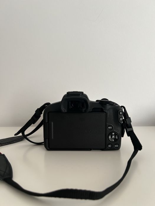 Canon EOS R50 + Kit Lens