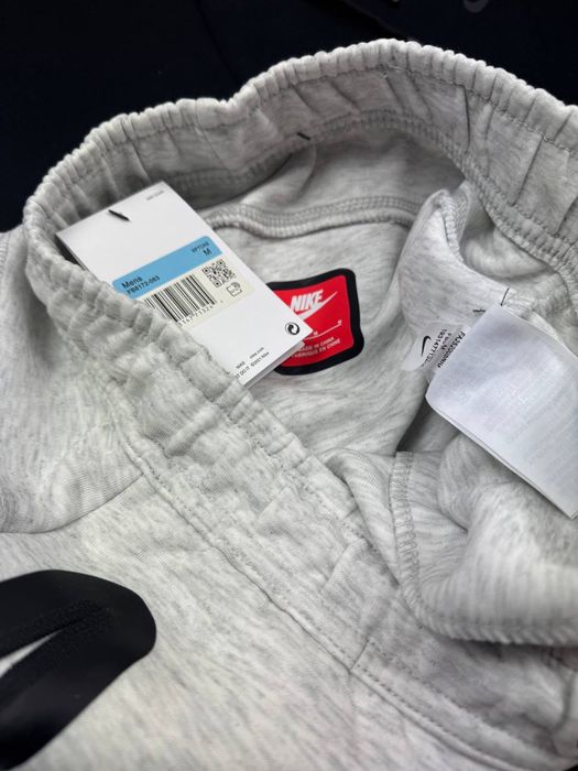 Мужские спортивные шорты найк Nike Tech Fleece