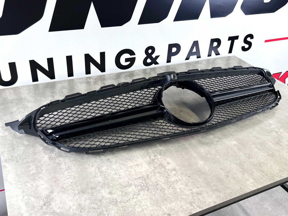 Решітка радіатора ( під камеру )  AMG  Mercedes Benz ( C-Class W205 )