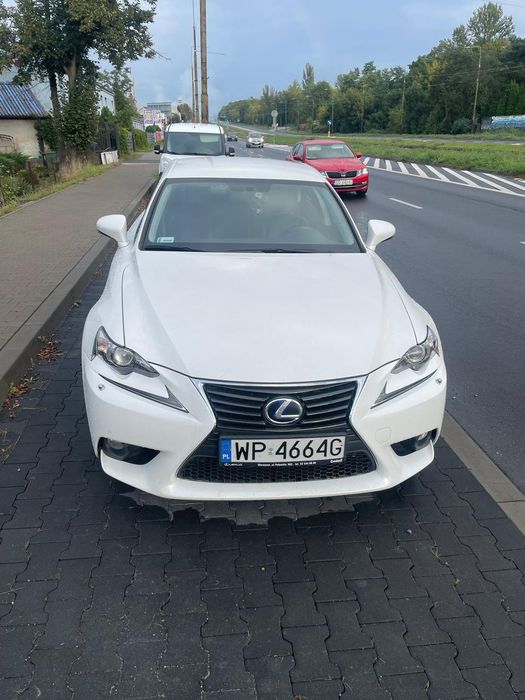Lexus IS