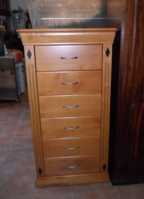 Camiseiro / móvel de apoio