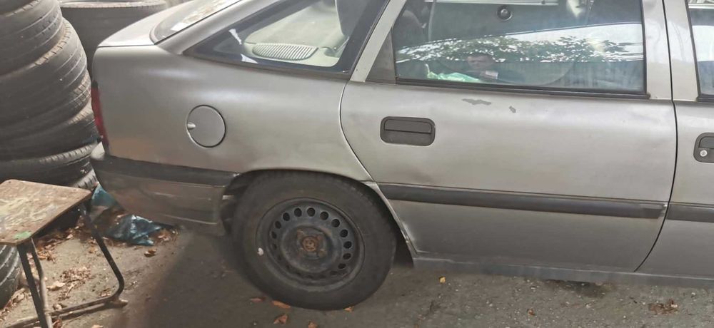 Opel Vectra A 1.8 hatchback 1994 r.