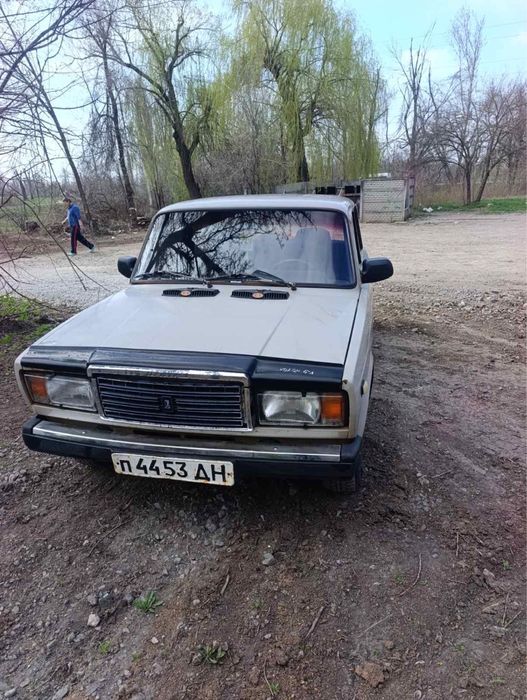 Автомобіль ВАЗ 2107