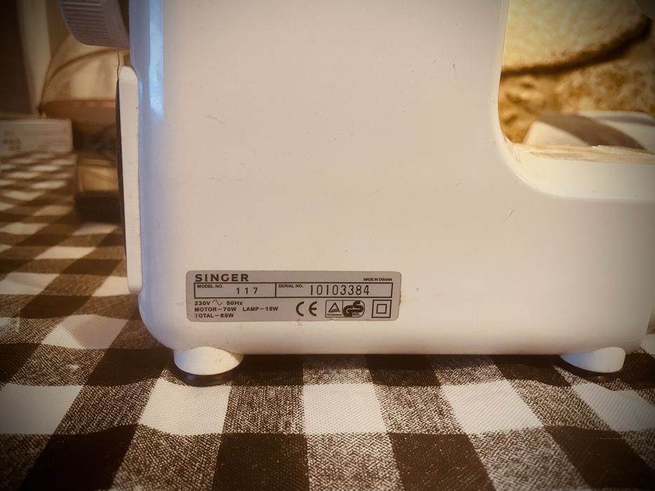 Máquina de costura SINGER FEATHER WEIGHT II