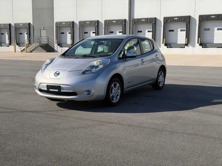 Nissan LEAF SV      2015