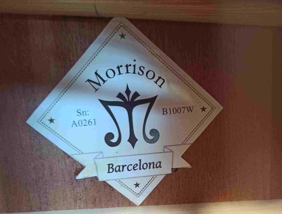 Nowa gitara akustyczna Barcelona B1007W