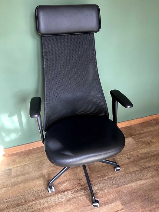 Cadeira IKEA JÄRVFJÄLLET em Excelente Estado