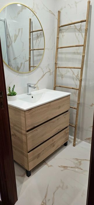 Quarto junto à estação de comboios de Águas Santas