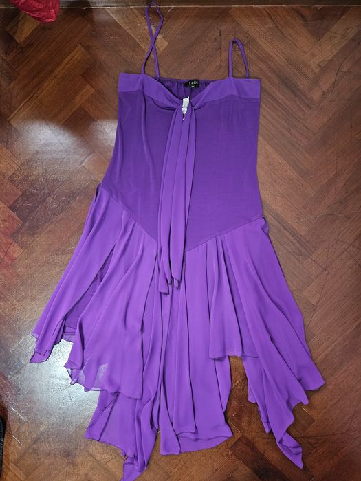 Vestido roxo de cerimónia nr. 44