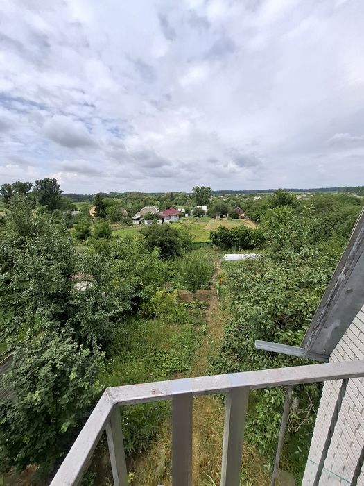 Цегляний будинок в селі Мотовилівська Слобідка, є піч