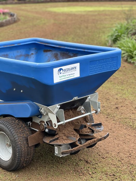 Profesjonalne piaskowanie trawnika, top dressing trawnika, EcoLawn