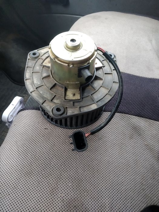 Вентилятор( электродвигатель) печки ваз 2111