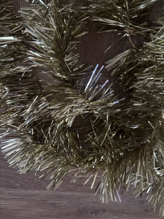 girlanda choinkowa błyszczący łańcuch złoty chudy 250 cm 2,5 metra