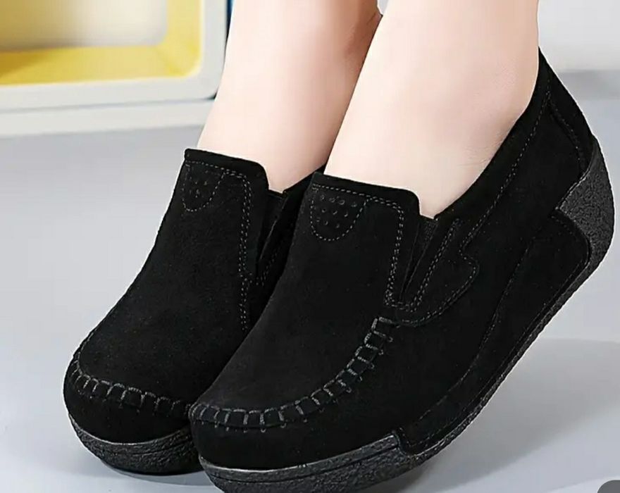 Туфли замшевые на платформе.