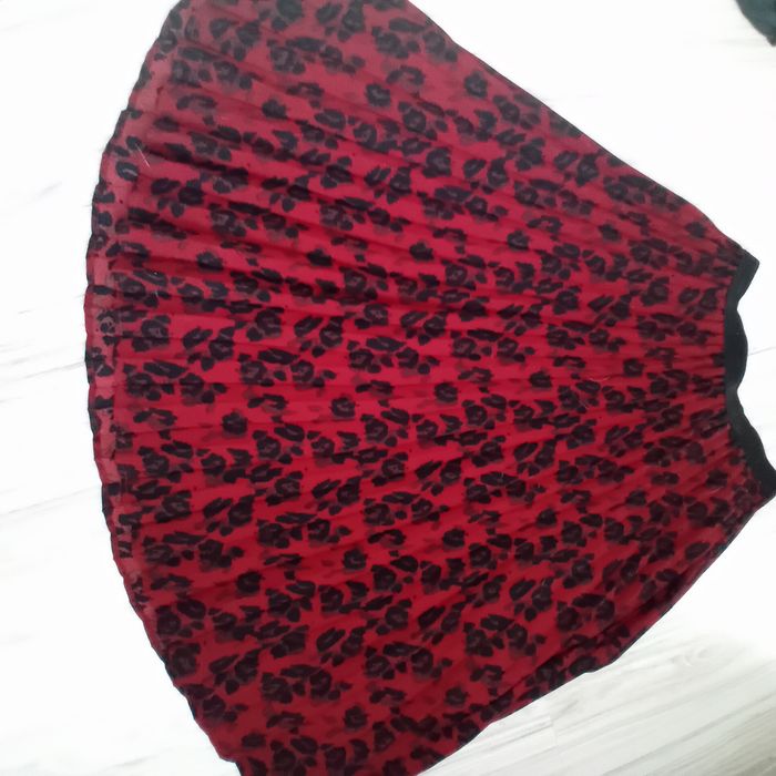 Carry spódnica bordo w panterkę plisy