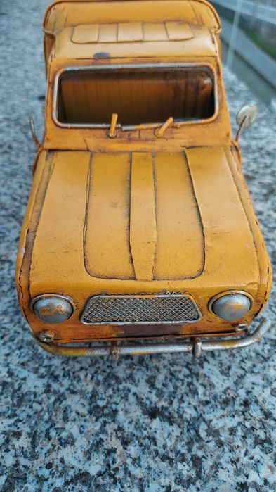 Vende 4 L amarelo chapa