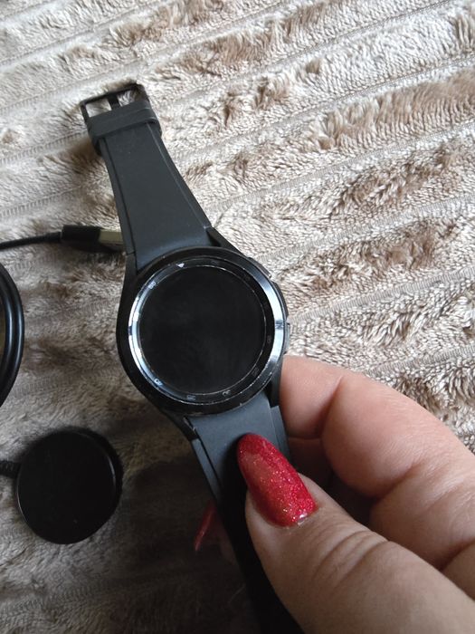 Часы Samsung Galaxy Watch 4